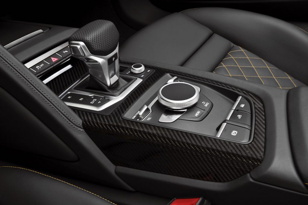 Audi-R8-Spyder-V10499_medium
