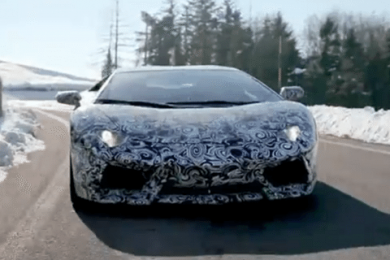 Lamborghini Aventador LP700-4 video sluppet ud