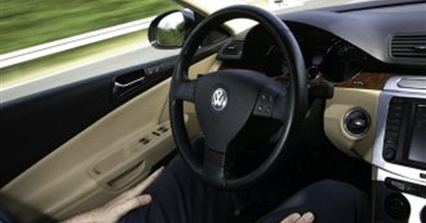 Volkswagen kører af sig selv med ’’Temporary Auto Pilot’’