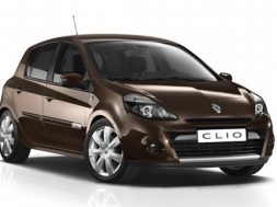 Du kan få ét års gratis forsikring til Renault Clio og Twingo!