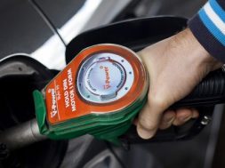 Billigere at køre trods dyrere benzin