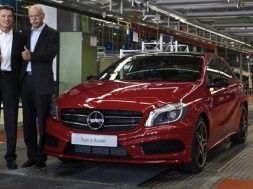 Mercedes satser på firecylindrede benzinmotorer