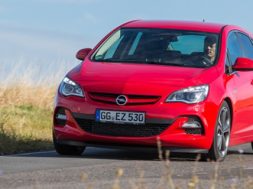 Opel Astra kommer nu i ny variant samtidig med facelift