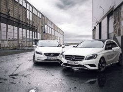 Mercedes A-klasse og Volvo V40 duel