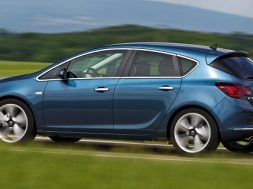 Opel Astra bliver billigere med ny motor