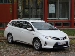 Toyota auris stationcar hybrid