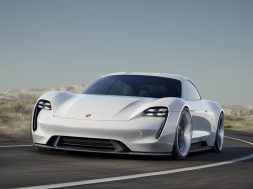 Porsche Mission E sigter mod Tesla Model S