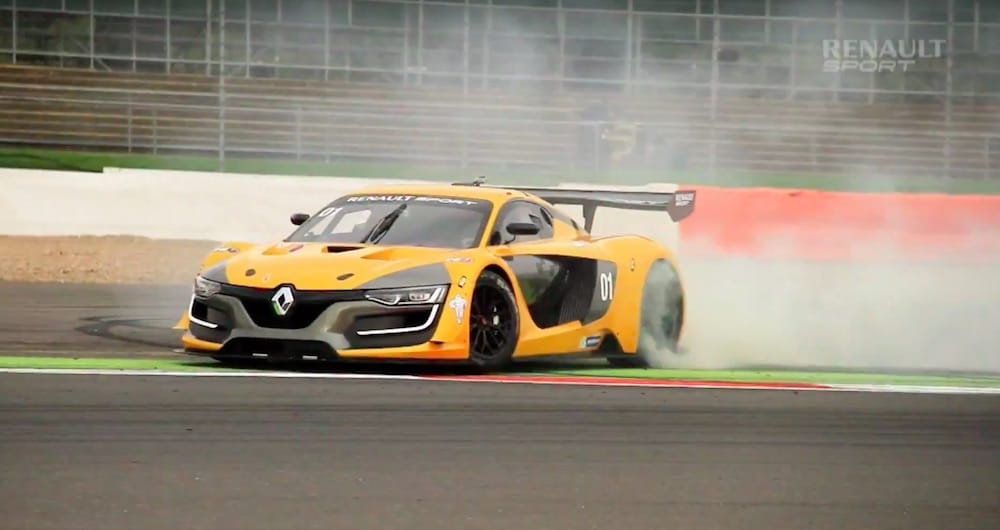 Chris Harris hopper bag rattet på Renault Sport R.S. 01