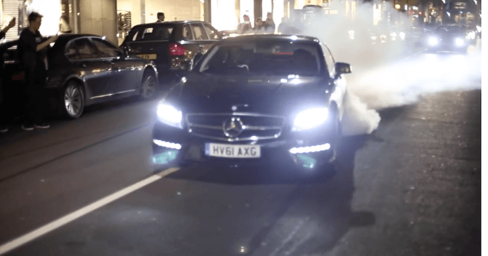Video: Mercedes-AMG CLS 63 laver kæmpe burnout
