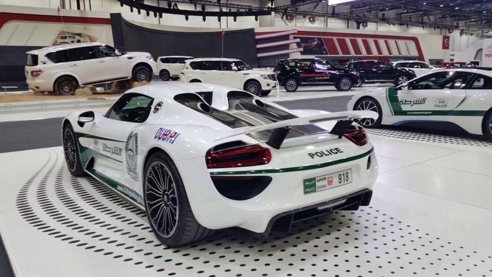 Politiet i Dubai har fået en ny bil: Porsche 918 Spyder…