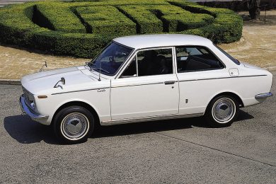 1966_Toyota_Corolla_low