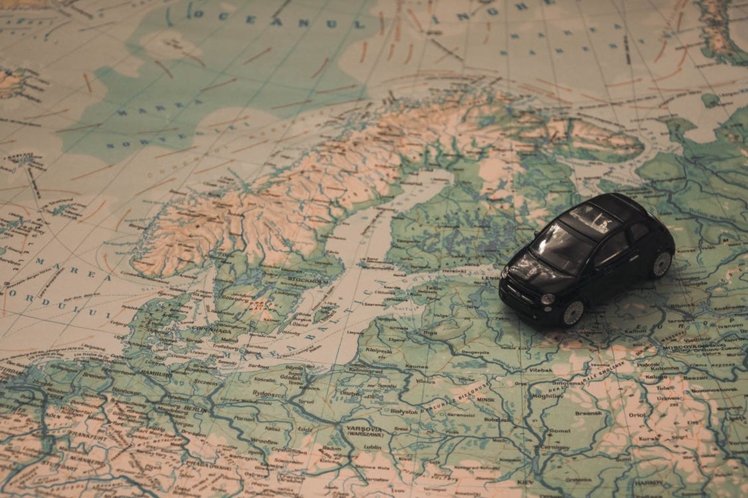 3 effektive måder at bruge en GPS tracker på i din bil