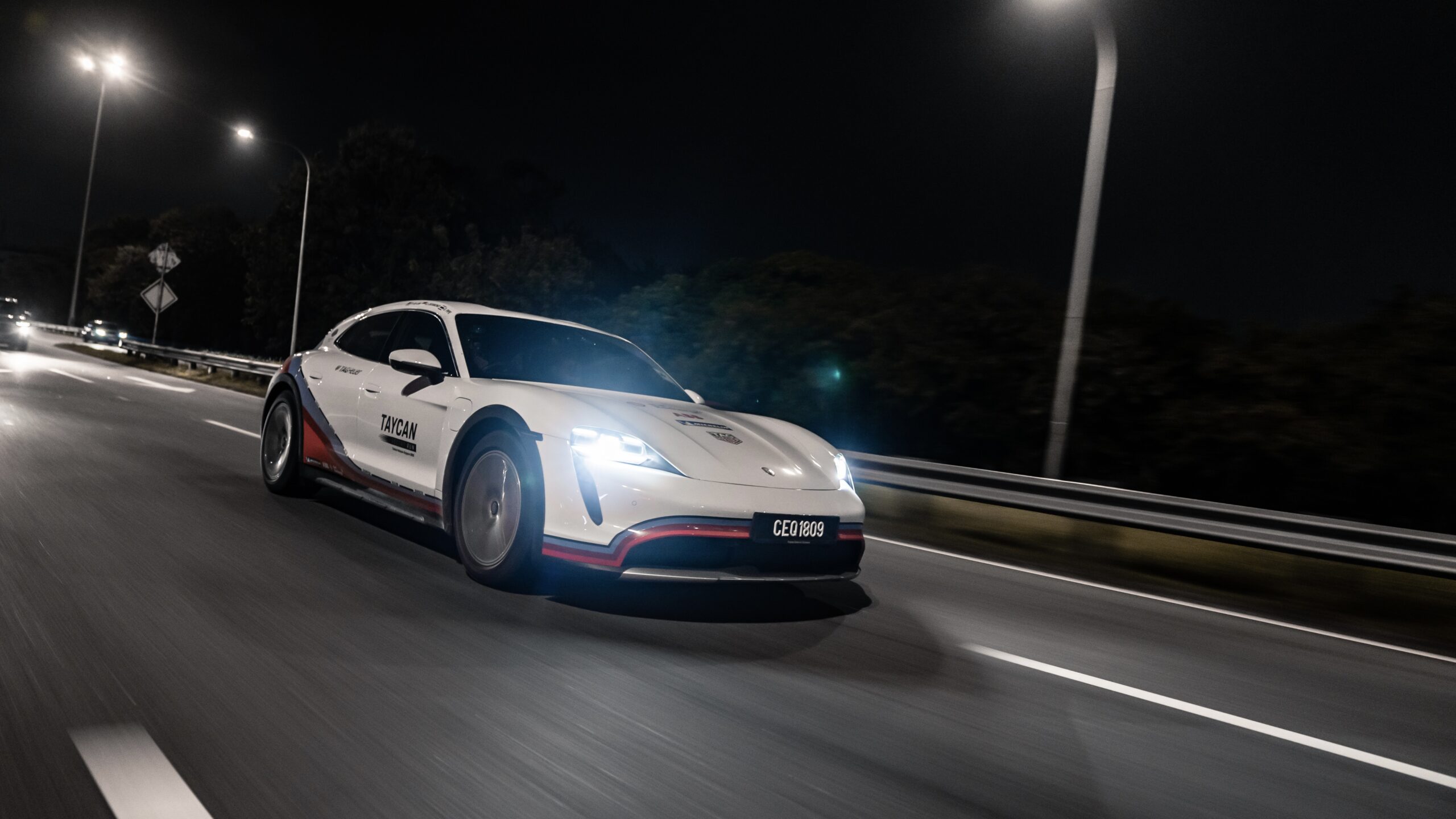 Singapore Slingshot: En rekordtur for Porsche Taycan