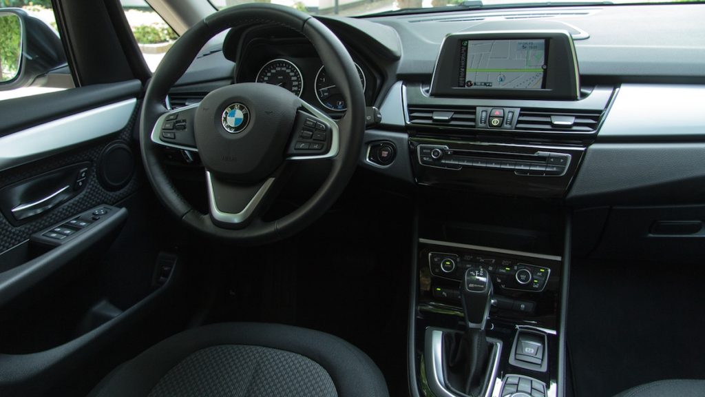 BMW-225xe-Active-Tourer-16