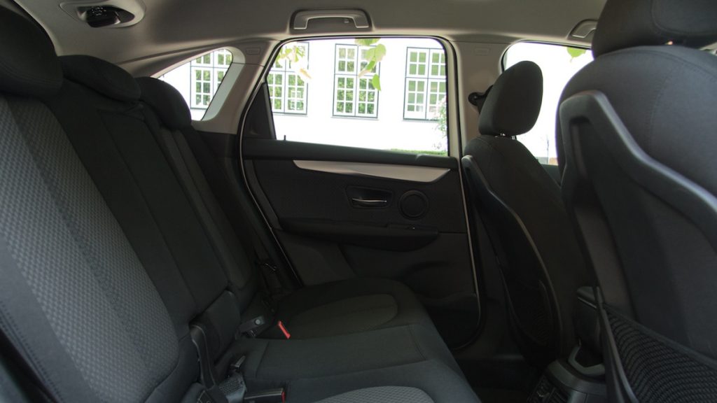 BMW-225xe-Active-Tourer-18