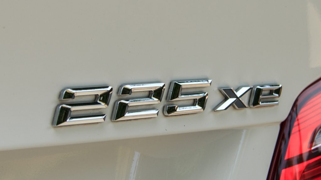 BMW-225xe-Active-Tourer-2