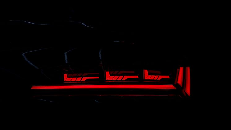 Audi Q9 får buede OLED-baglygter: 512 segmenter og glas på kun 0,1 millimeter